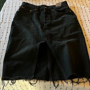 Levi’s high waisted Black Denim Skirt